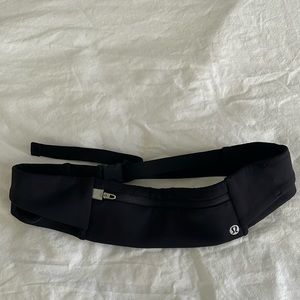 NWOT LULULEMON BELT BAG